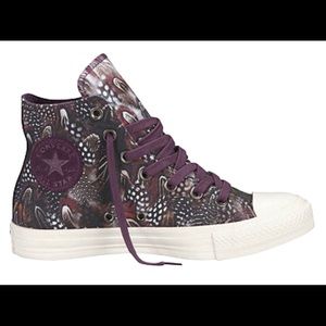 High Top Chuck Taylor Womens SZ 8